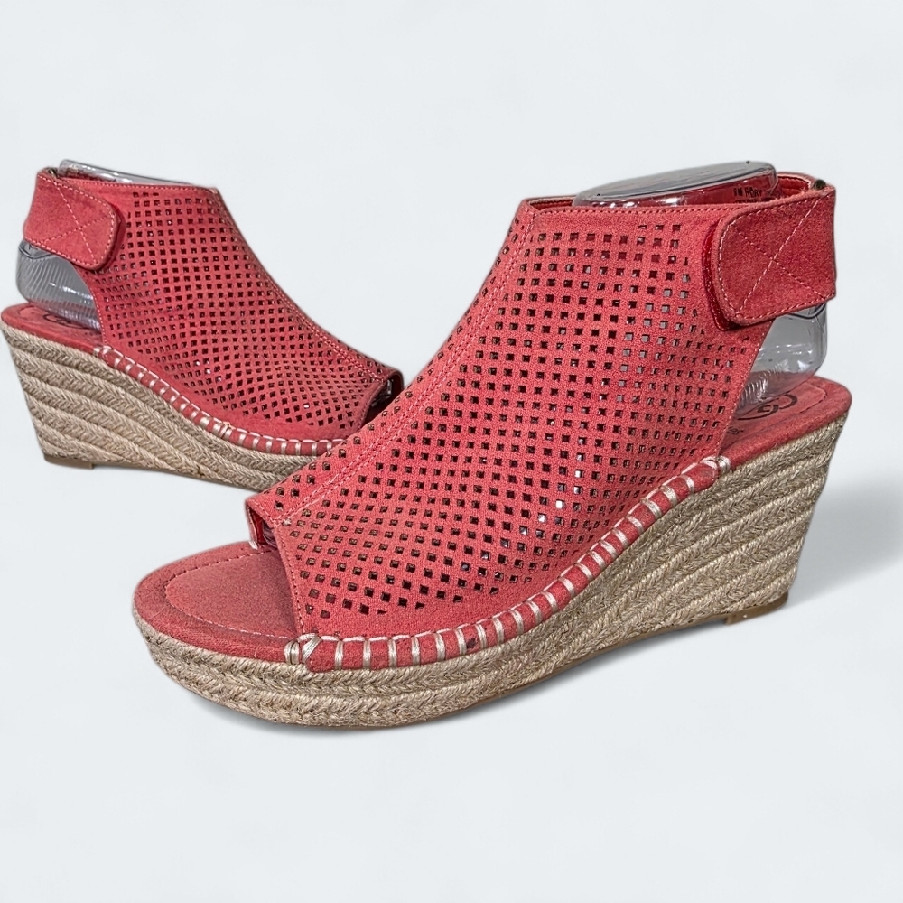 Daisy Fuentes Rory Coral Wedge Sandals Size 9 Faux Suede Espadrilles